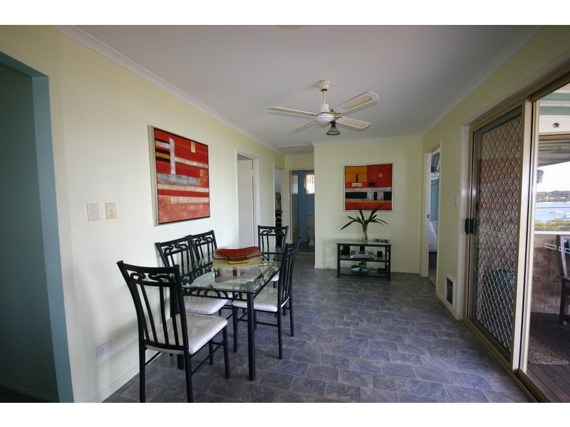 6 Cowes street, Macleay Island QLD 4184