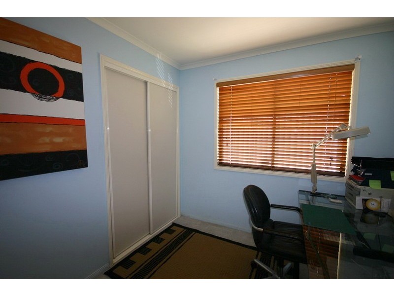 6 Cowes street, Macleay Island QLD 4184