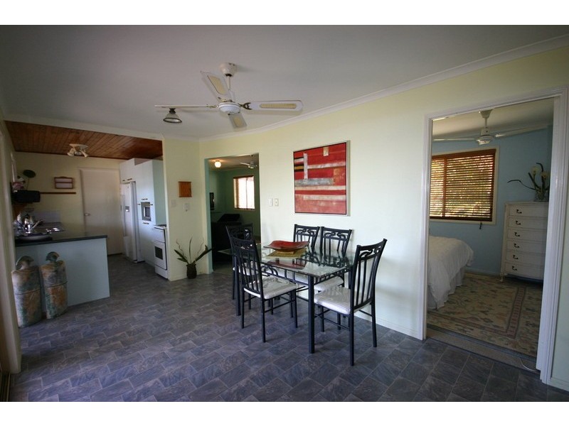 6 Cowes street, Macleay Island QLD 4184