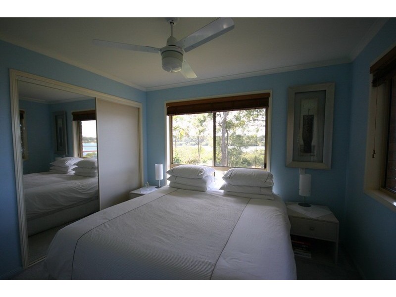 6 Cowes street, Macleay Island QLD 4184