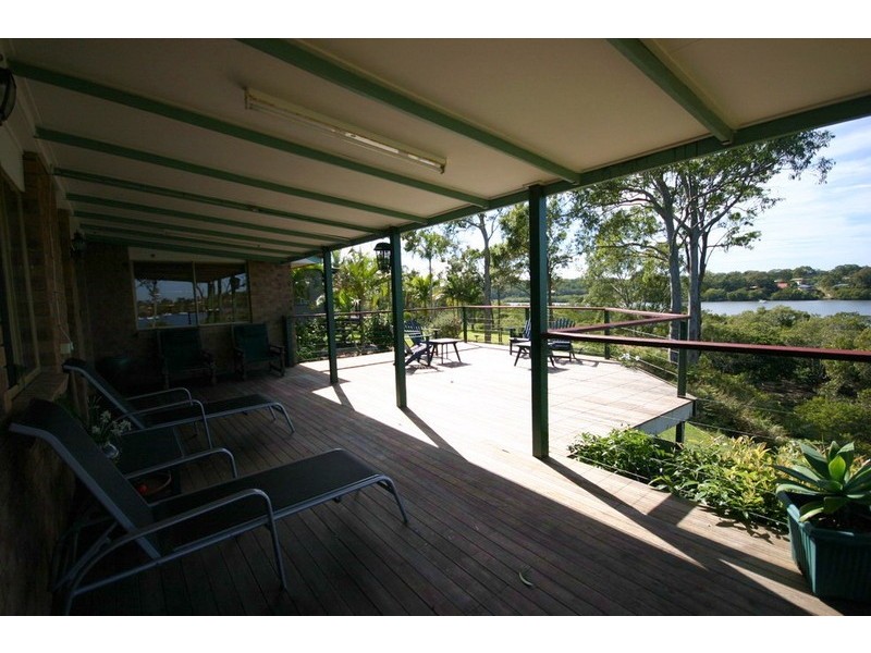 6 Cowes street, Macleay Island QLD 4184