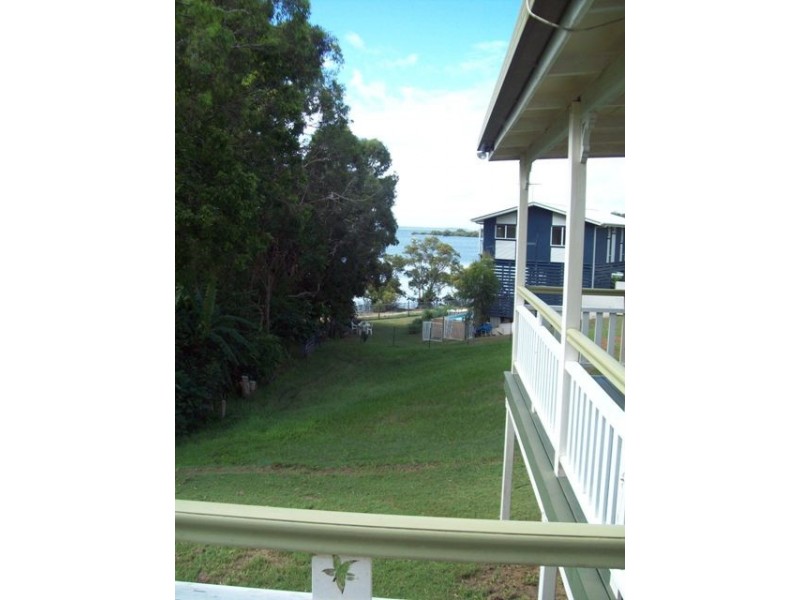 18 Kim Crescent, Macleay Island QLD 4184