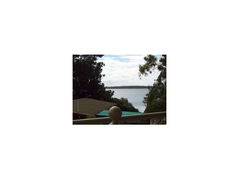 18 Kim Crescent, Macleay Island QLD 4184
