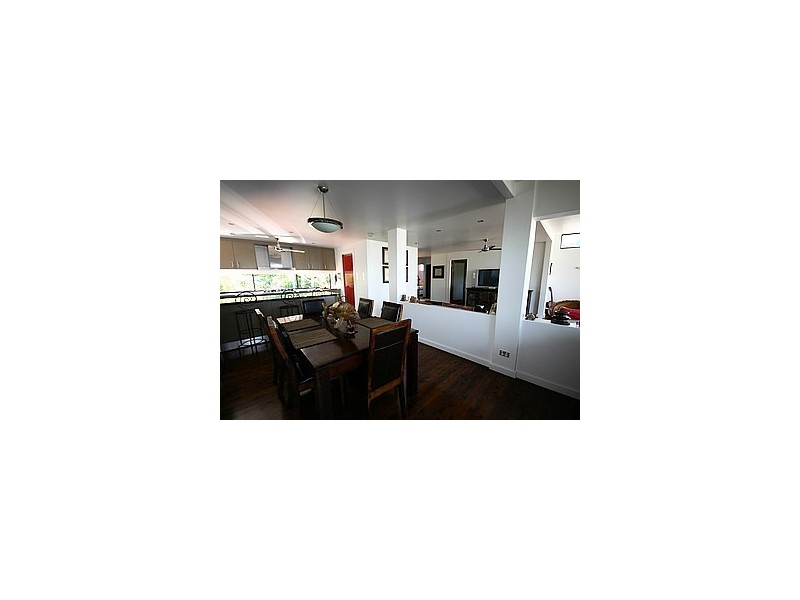 102 Western Road, Macleay Island QLD 4184
