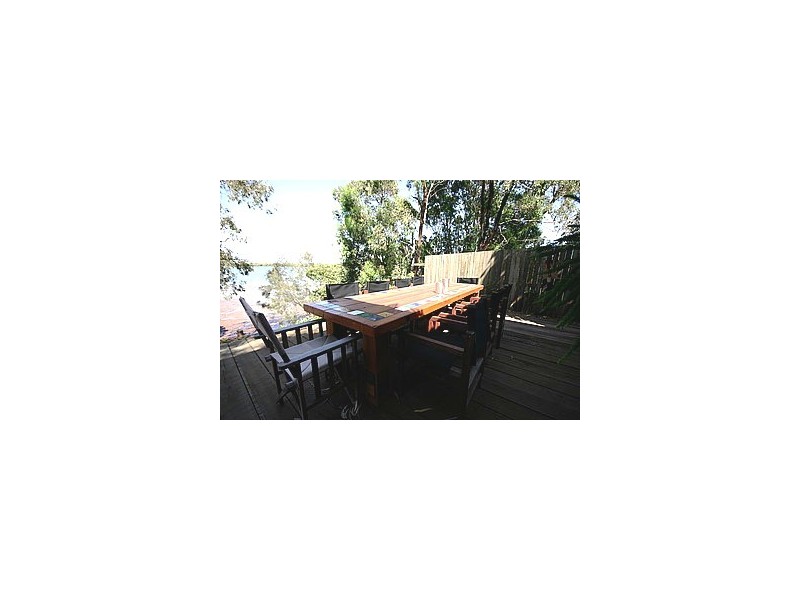 102 Western Road, Macleay Island QLD 4184