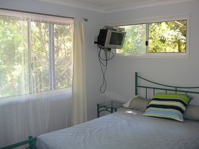 9 Bloodwood Avenue, Lamb Island QLD 4184