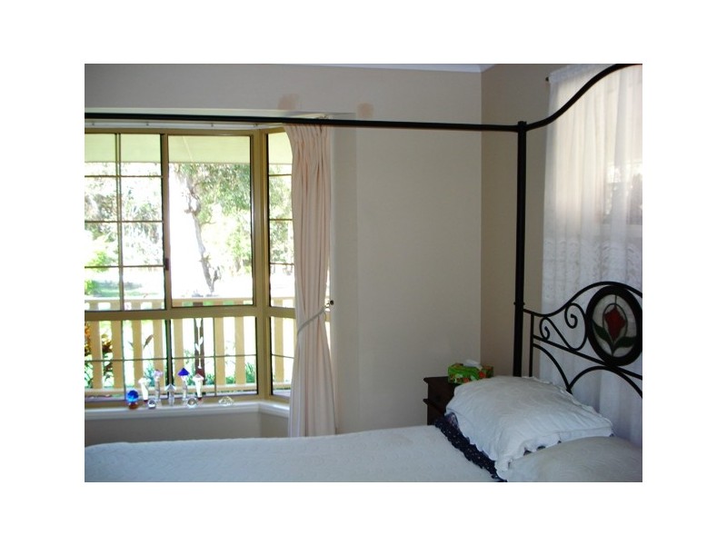 35 Kardinia Street, Macleay Island QLD 4184