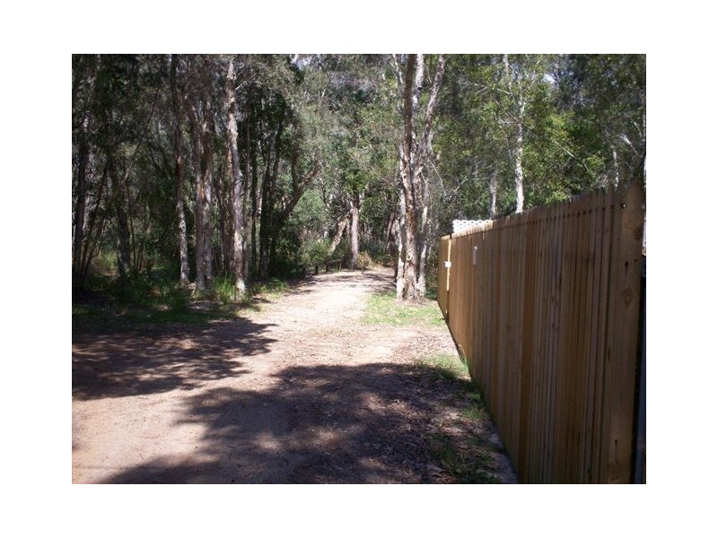 90 Charles Terrace, Macleay Island QLD 4184