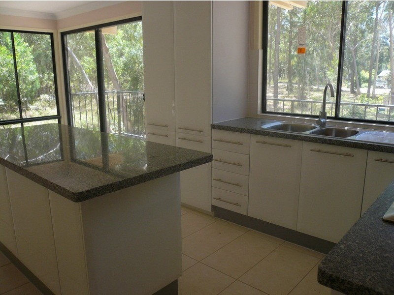 14 Heron Street, Macleay Island QLD 4184