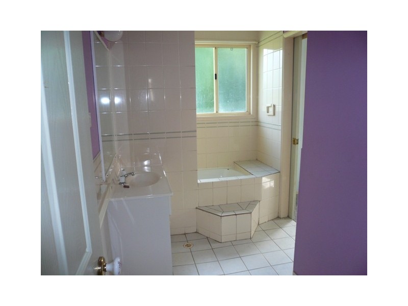 9 Michael Street, Macleay Island QLD 4184