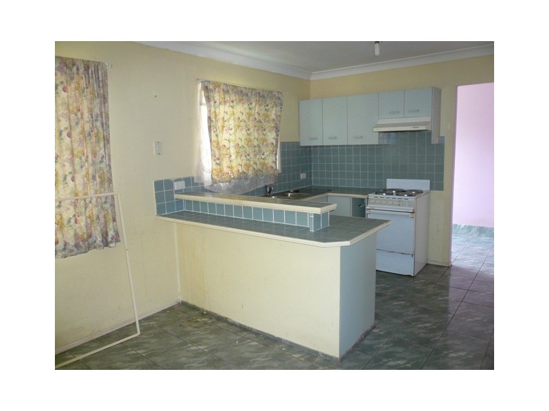 9 Michael Street, Macleay Island QLD 4184