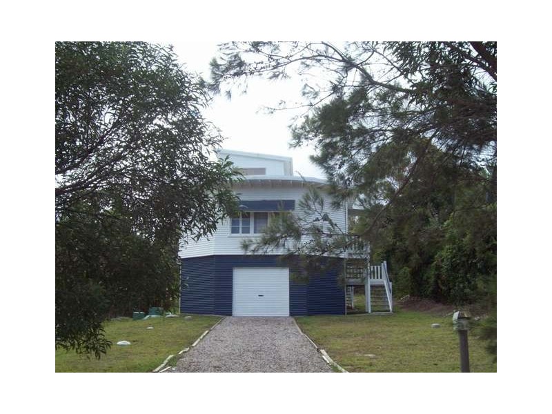 11 Camena  Street, Macleay Island QLD 4184