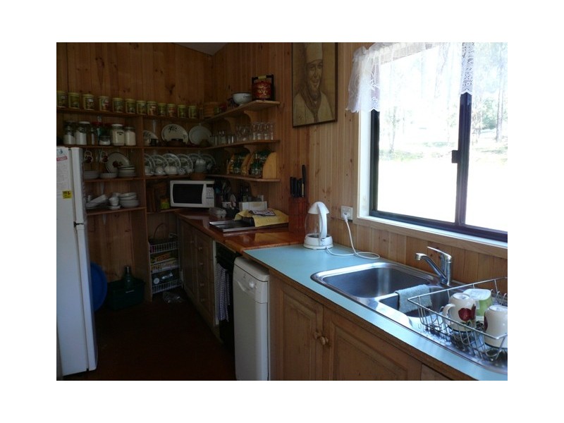 25 Ilya Street, Macleay Island QLD 4184