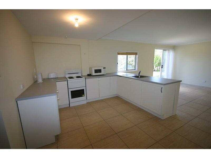 138-140 High Central Road, Macleay Island QLD 4184