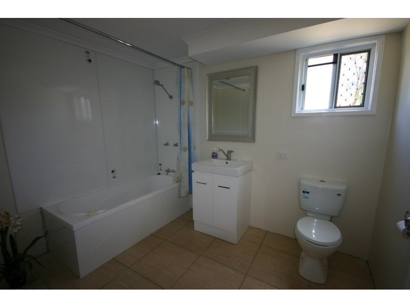 138-140 High Central Road, Macleay Island QLD 4184