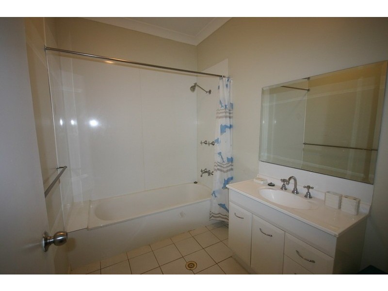 138-140 High Central Road, Macleay Island QLD 4184
