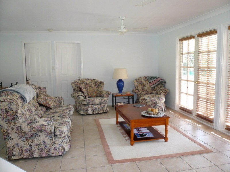 288-296 High Central Rd, Macleay Island QLD 4184