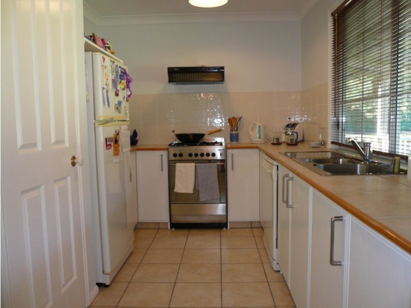 288-296 High Central Rd, Macleay Island QLD 4184