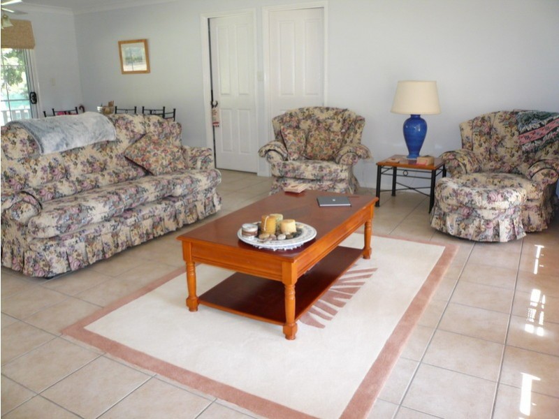 288-296 High Central Rd, Macleay Island QLD 4184