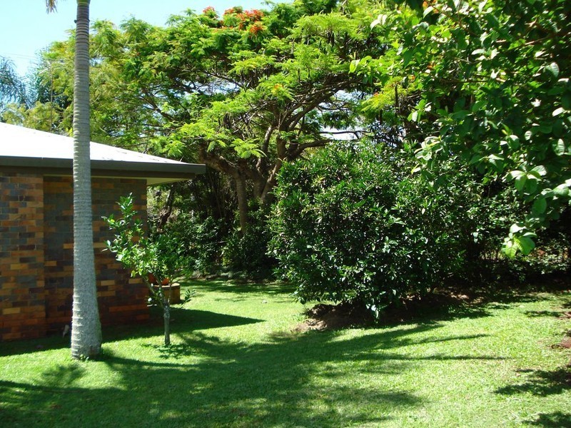 2 Michael Avenue, Lamb Island QLD 4184