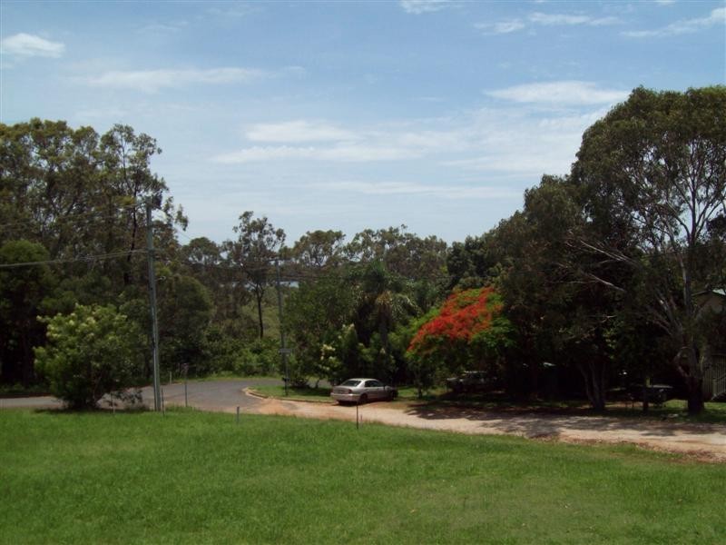 23 Bluewaters Crescent, Macleay Island QLD 4184