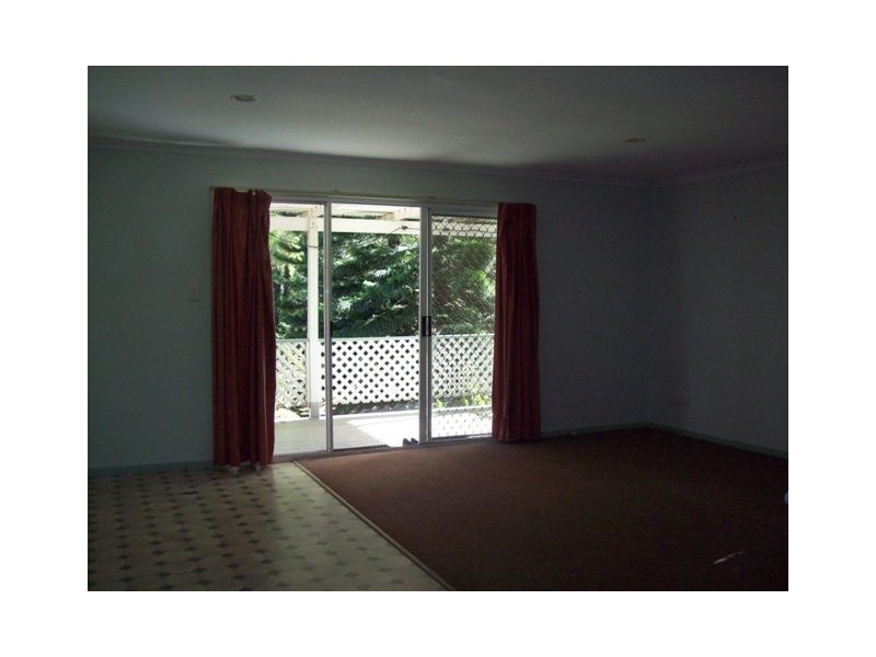 80 High Central Road, Macleay Island QLD 4184