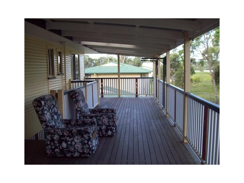 54 Scotts Road, Macleay Island QLD 4184