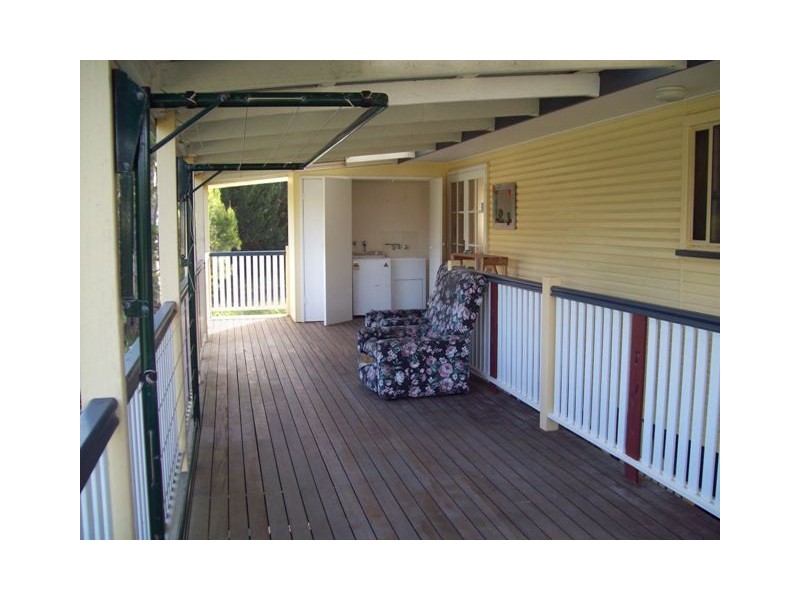 54 Scotts Road, Macleay Island QLD 4184