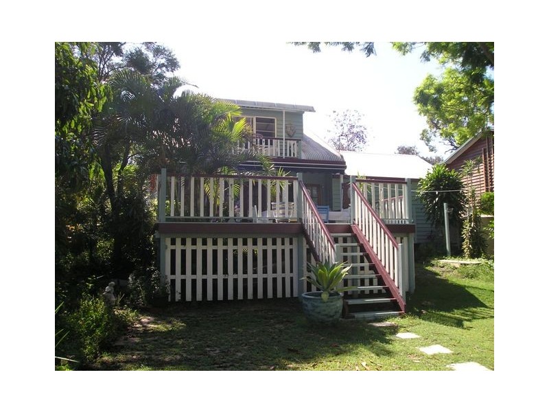 17 Coondooroopa Drive, Macleay Island QLD 4184