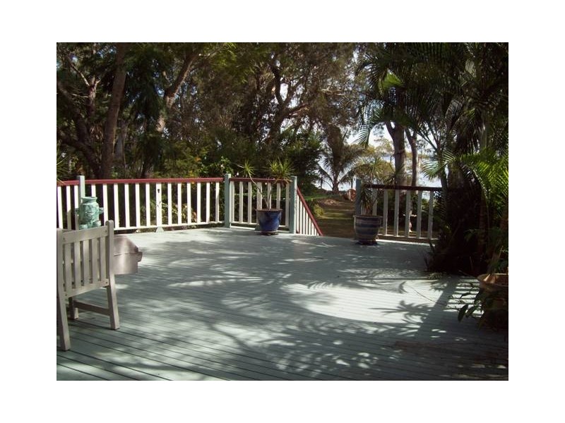 17 Coondooroopa Drive, Macleay Island QLD 4184