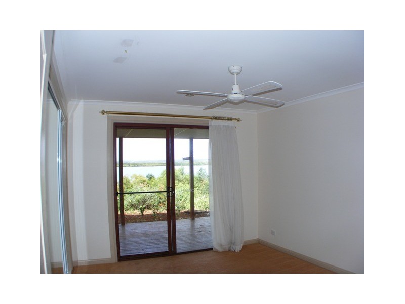 132 Western Road, Macleay Island QLD 4184