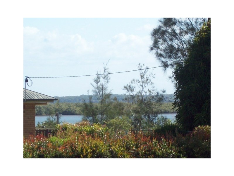 39 Western Road, Macleay Island QLD 4184