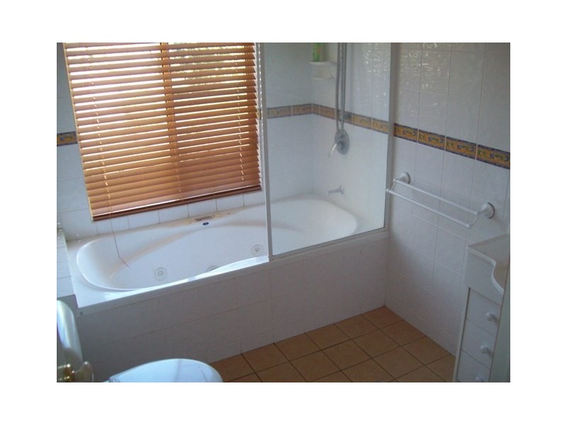 78 Hastings Terrace, Macleay Island QLD 4184
