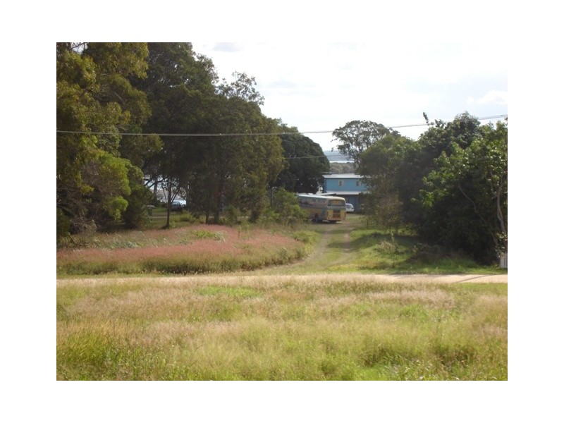 1 Squire Street, Macleay Island QLD 4184