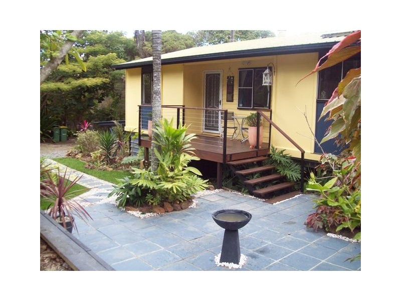 18 Glen Street, Macleay Island QLD 4184