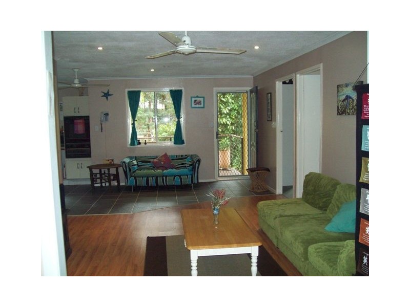 18 Glen Street, Macleay Island QLD 4184