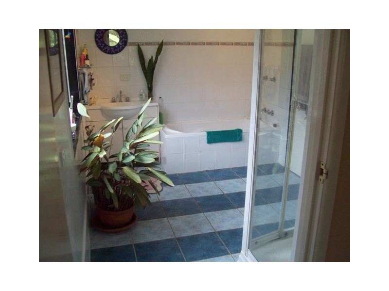 18 Glen Street, Macleay Island QLD 4184