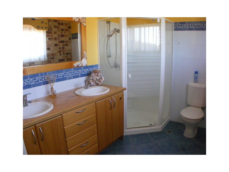 33 Cavendish Road, Russell Island QLD 4184