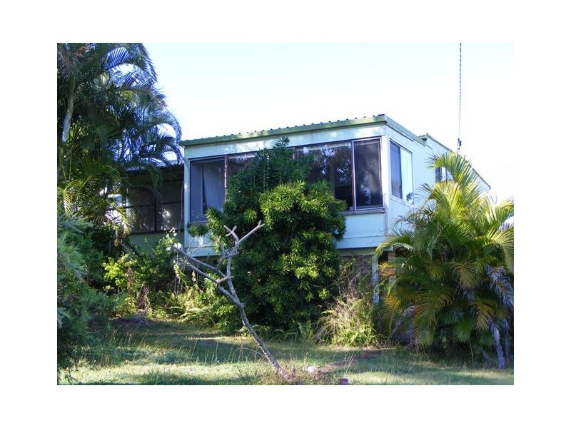 12 Lovell Parade, Lamb Island QLD 4184