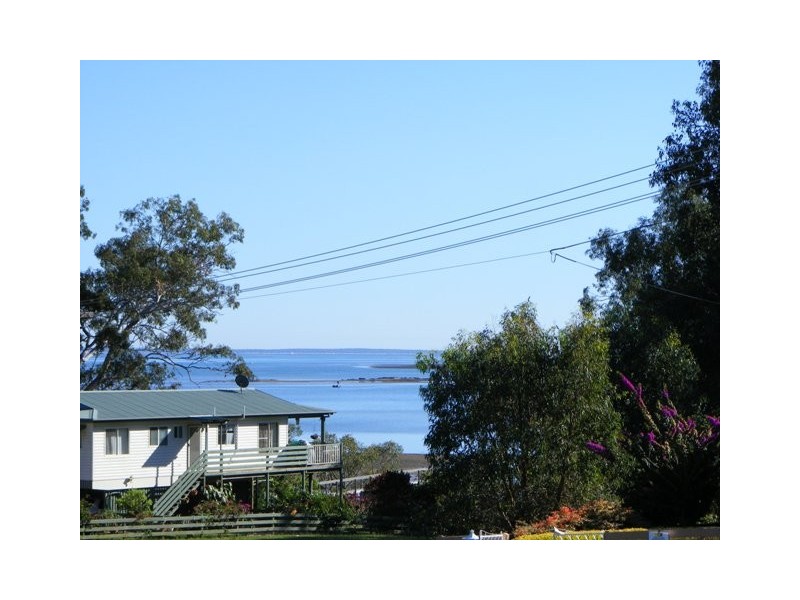 12 Lovell Parade, Lamb Island QLD 4184