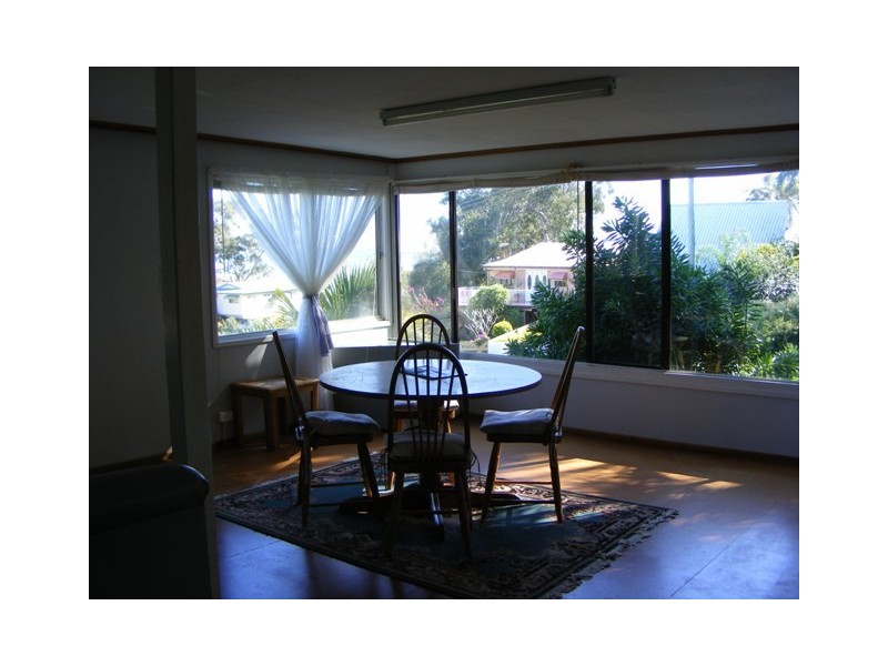 12 Lovell Parade, Lamb Island QLD 4184