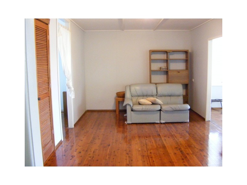 12 Lovell Parade, Lamb Island QLD 4184