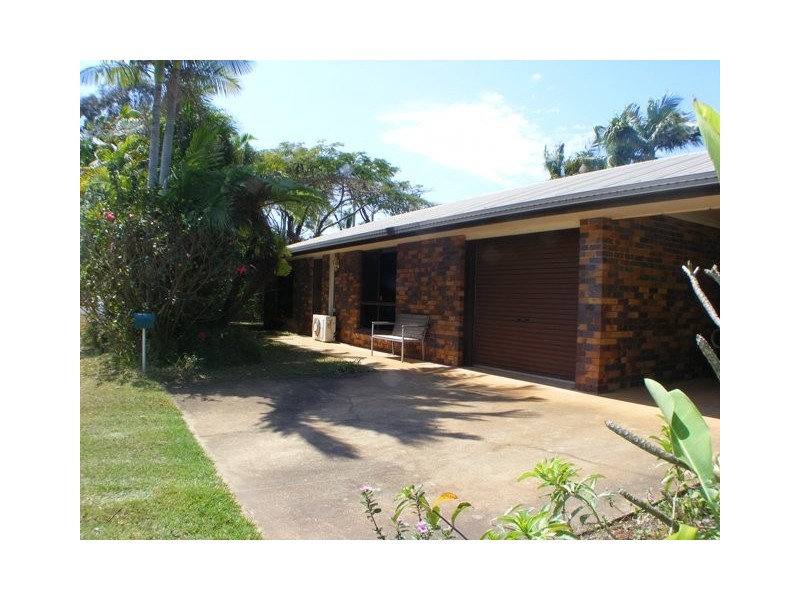 2 Michael Ave, Lamb Island QLD 4184