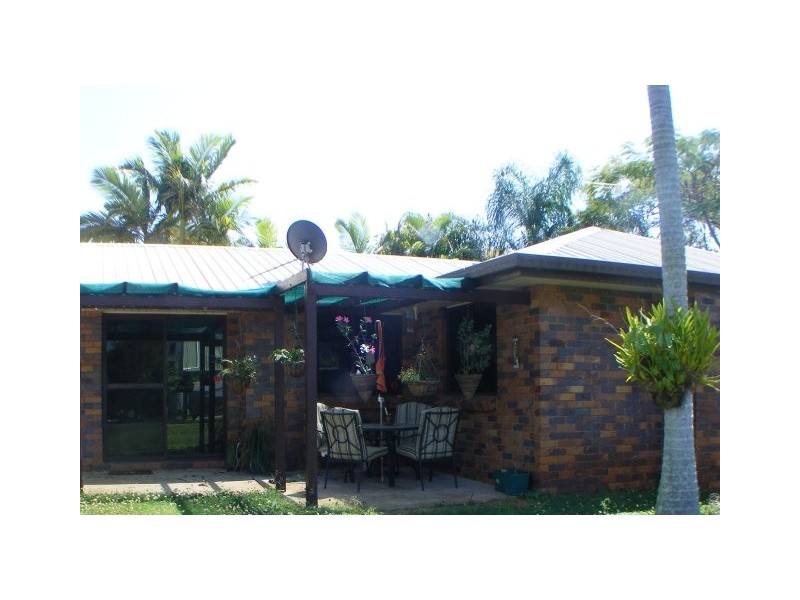 2 Michael Ave, Lamb Island QLD 4184