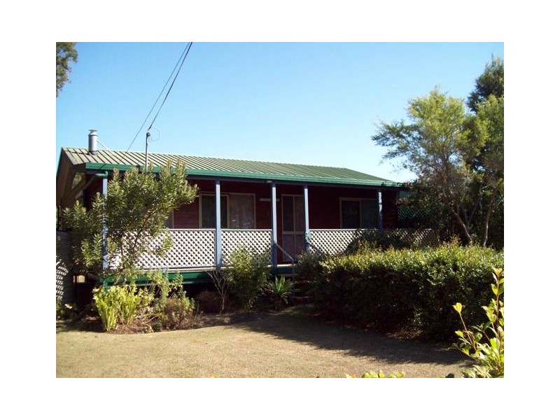16 Marine Street, Macleay Island QLD 4184