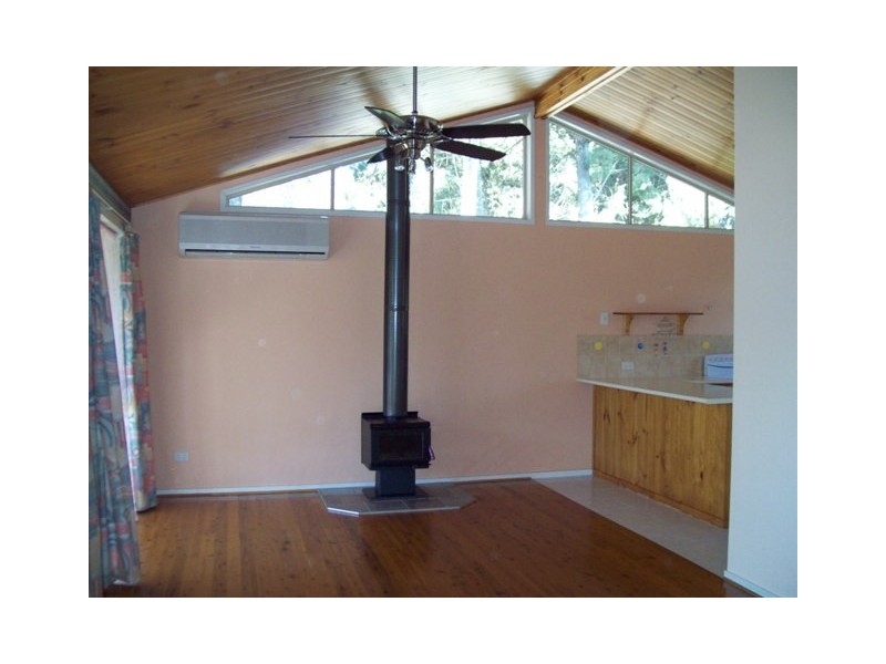 16 Marine Street, Macleay Island QLD 4184