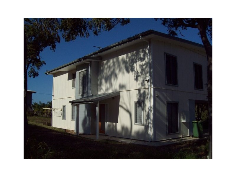 11 Koonwarra Parade, Macleay Island QLD 4184