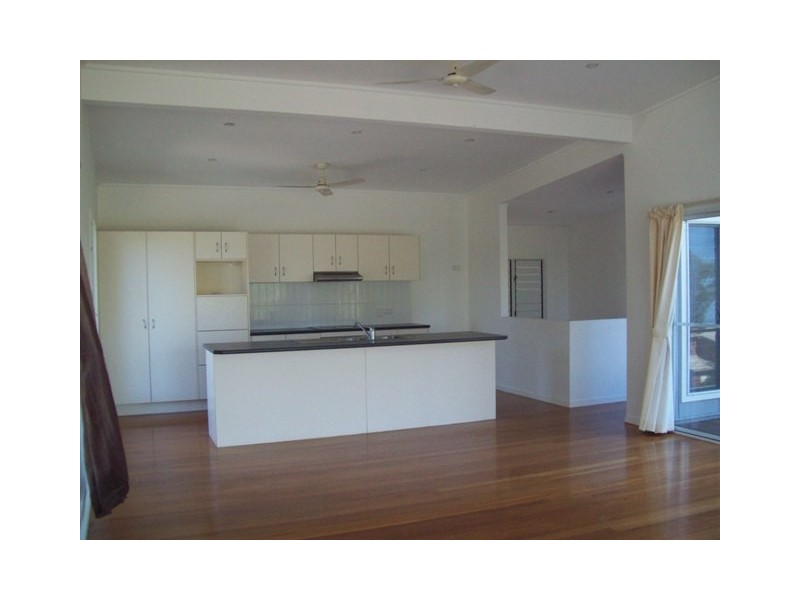 11 Koonwarra Parade, Macleay Island QLD 4184