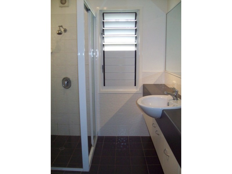 11 Koonwarra Parade, Macleay Island QLD 4184