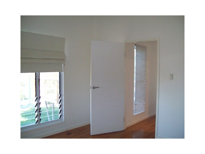 11 Koonwarra Parade, Macleay Island QLD 4184